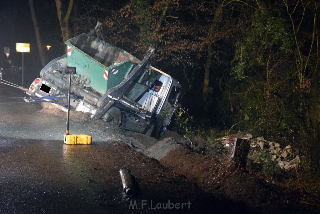 Container LKW umgestuerzt Koeln Brueck Bruecker- Dellbruecker Mauspfad P344.JPG - Miklos Laubert